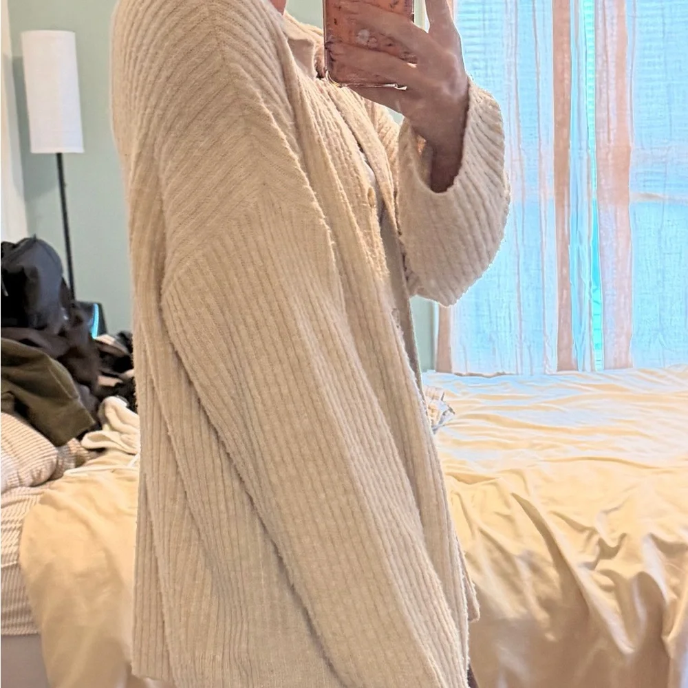 American Eagle Outfitters Cream Cardigan Sweater - Picture 3 of 3